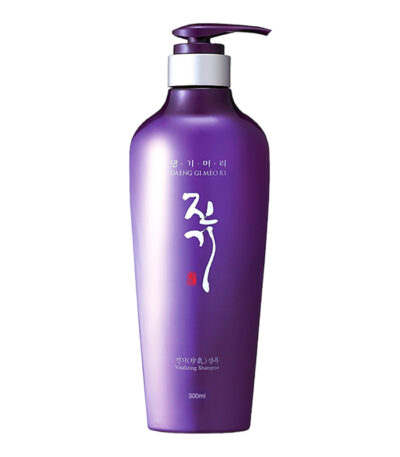 Daeng Gi Meo Ri Vitalizing Shampoo - maitinantis šampūnas su ženšenio ir žolelių ekstraktais, 300 ml